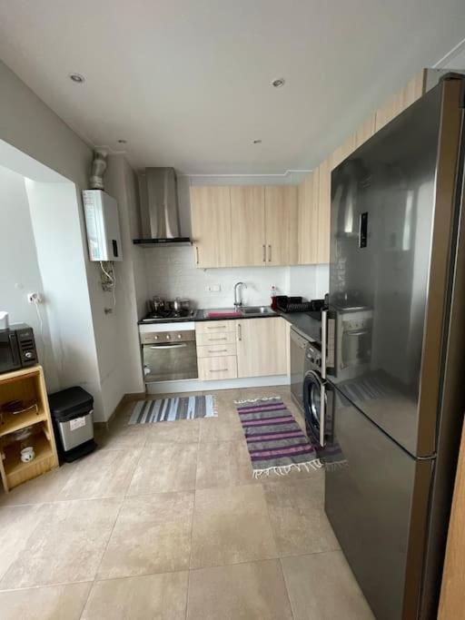 Quarto De Casal Close To Lisbon Flat Equipado Almada Exterior foto