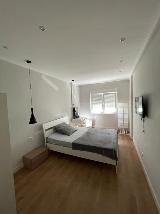 Quarto De Casal Close To Lisbon Flat Equipado Almada Exterior foto