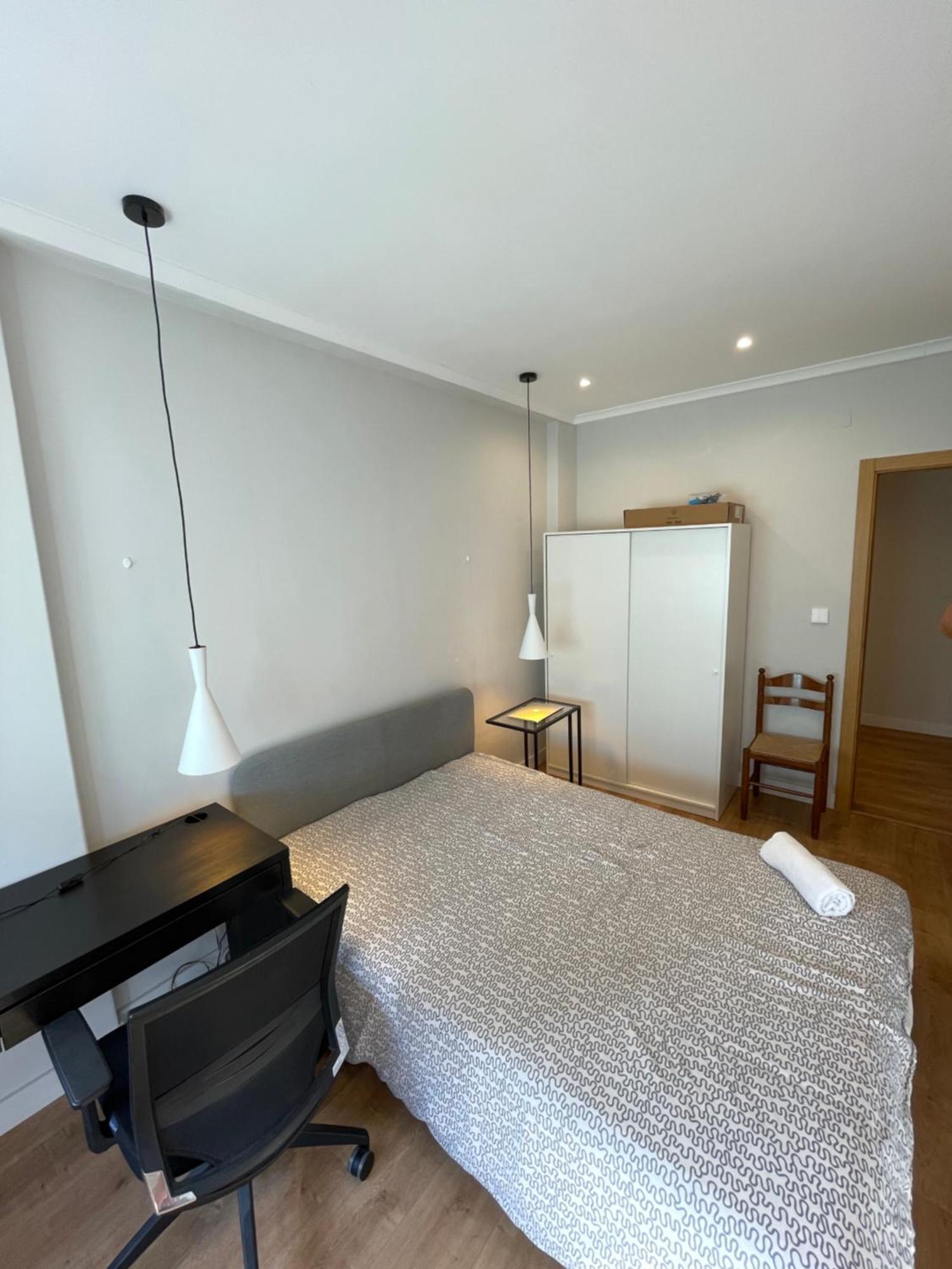 Quarto De Casal Close To Lisbon Flat Equipado Almada Exterior foto