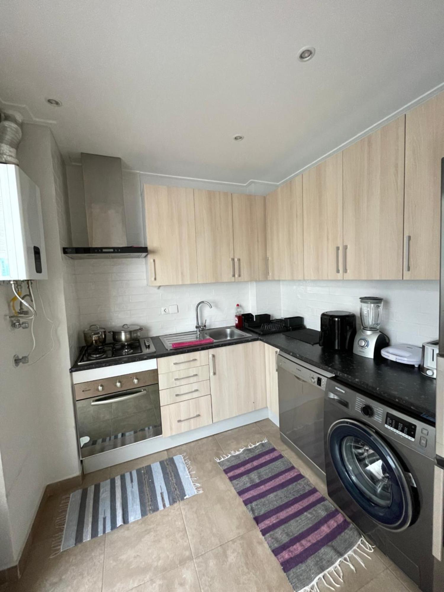 Quarto De Casal Close To Lisbon Flat Equipado Almada Exterior foto